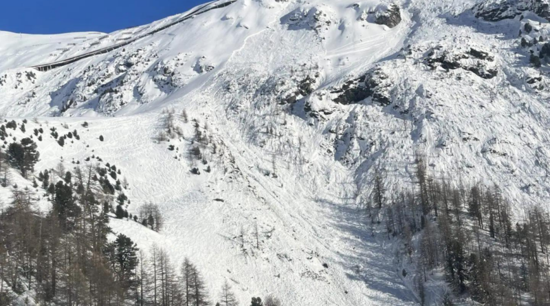 Une avalanche près de Zermatt en Suisse Trois personnes mortes